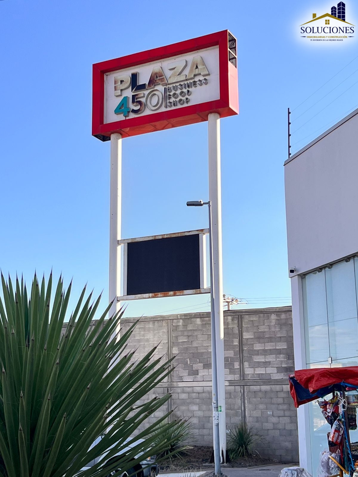 Plaza comercial 450.