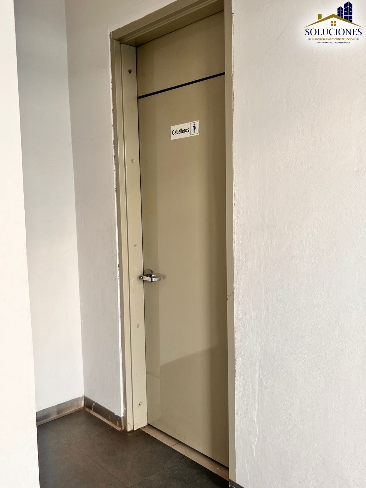 Plaza comercial 450.