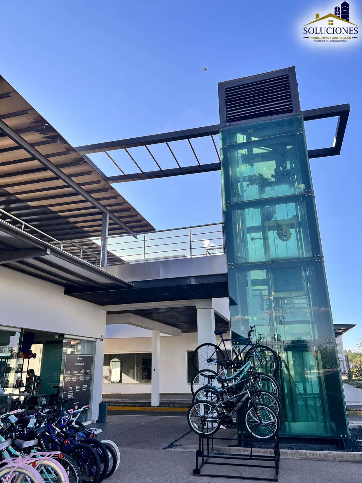 Plaza comercial 450.