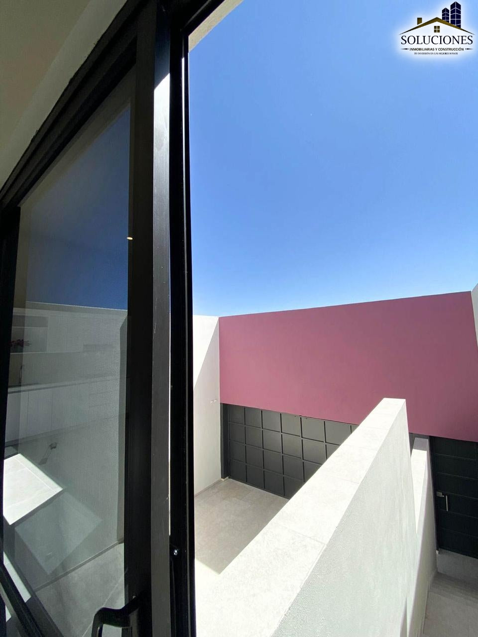 Frente a Fraccionamiento residencial Aranjuez