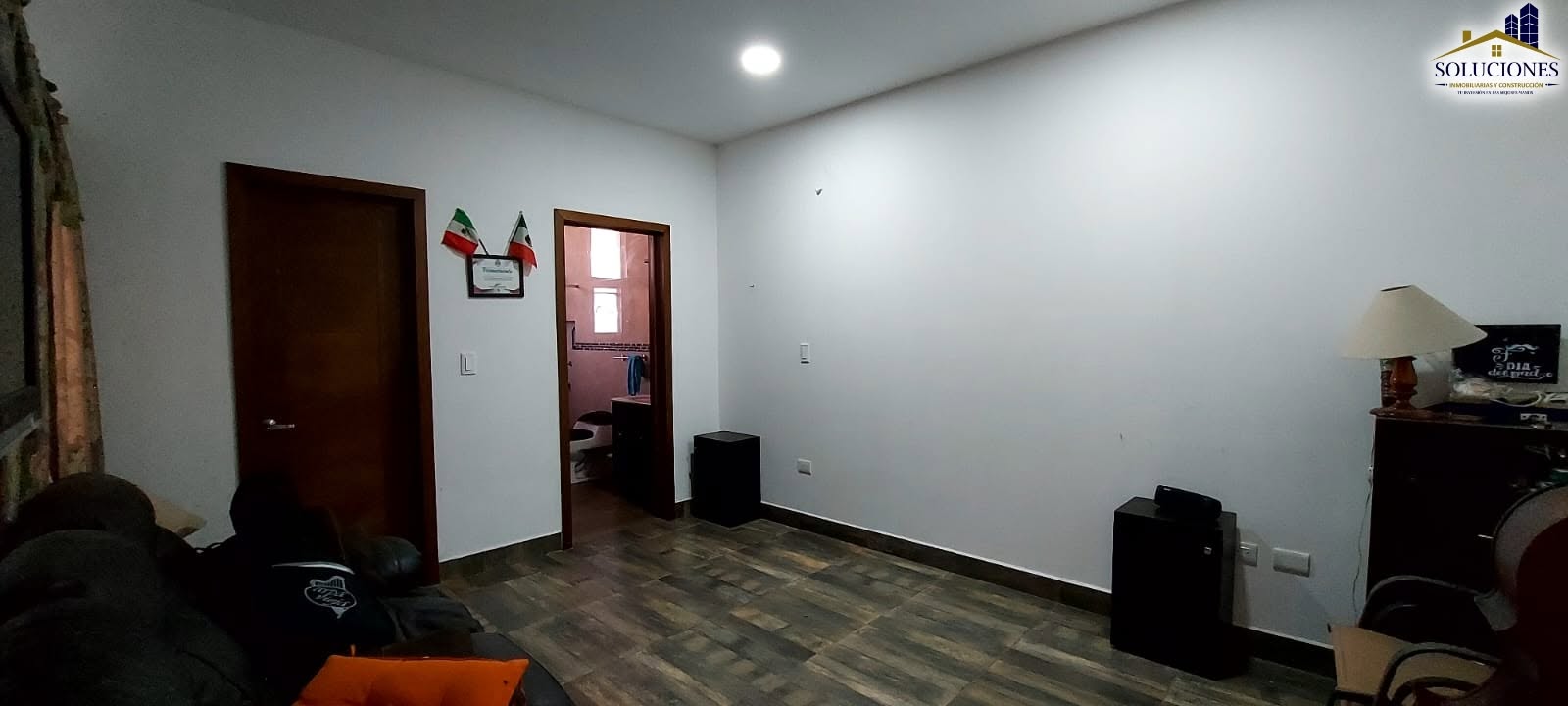 𝗥𝗲𝘀𝗶𝗱𝗲𝗻𝗰𝗶𝗮𝗹 𝗟𝗼𝘀 𝗟𝗮𝘂𝗿𝗲𝗹𝗲𝘀