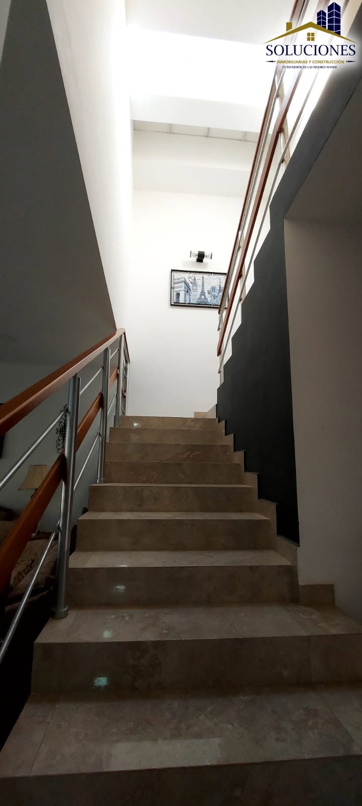 𝗥𝗲𝘀𝗶𝗱𝗲𝗻𝗰𝗶𝗮𝗹 𝗟𝗼𝘀 𝗟𝗮𝘂𝗿𝗲𝗹𝗲𝘀